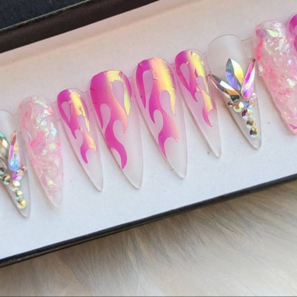 Press on nails